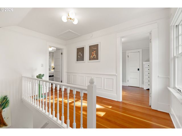 7985 Sw MAPLE Dr, Portland, OR 97225
