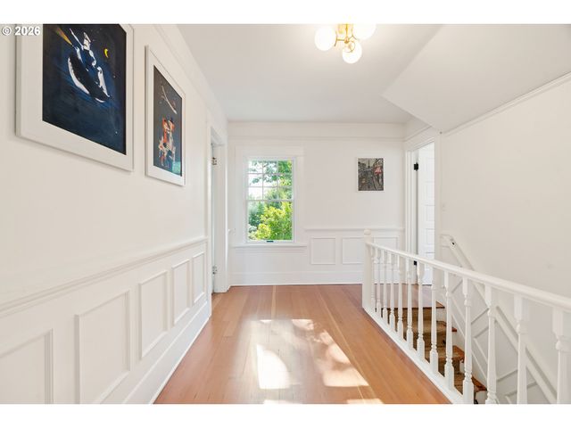 7985 Sw MAPLE Dr, Portland, OR 97225