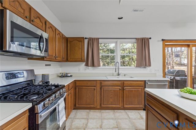 10302 Perrins Mill Ln, Mechanicsville, VA 23116