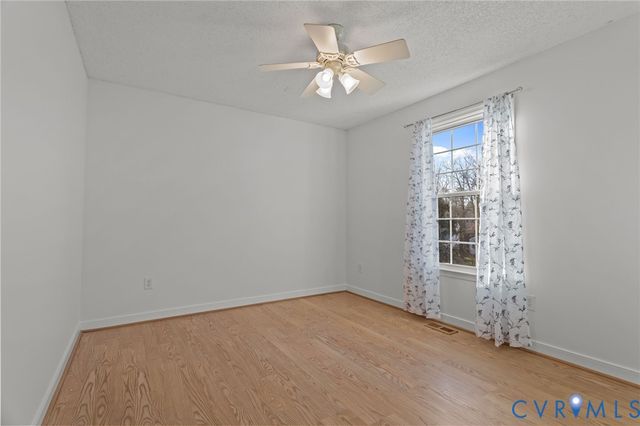 10302 Perrins Mill Ln, Mechanicsville, VA 23116