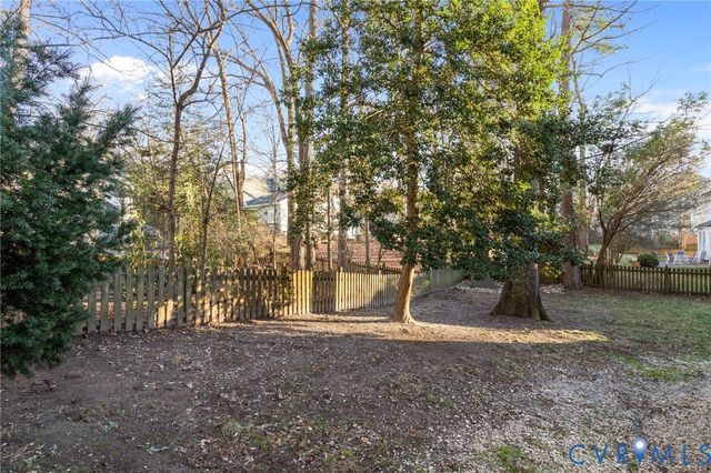 10302 Perrins Mill Ln, Mechanicsville, VA 23116