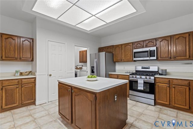 10302 Perrins Mill Ln, Mechanicsville, VA 23116