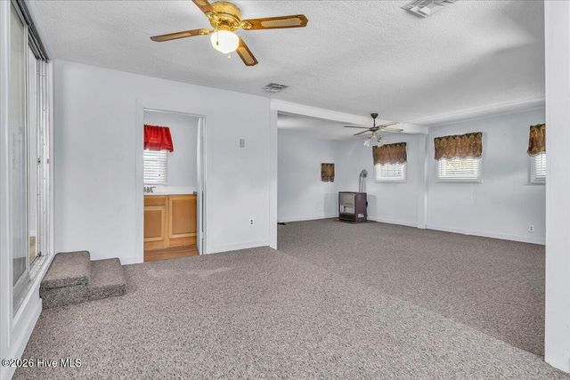 170 Loop Road, Burgaw, NC 28425