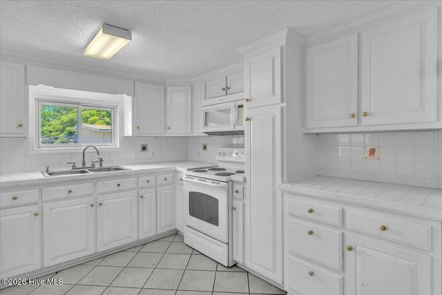 170 Loop Road, Burgaw, NC 28425