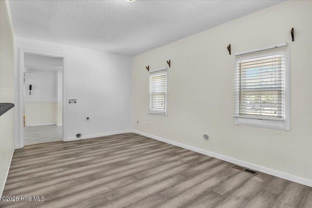 170 Loop Road, Burgaw, NC 28425