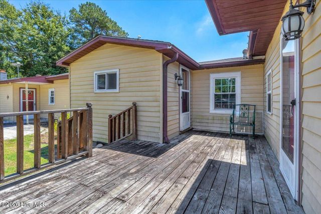 170 Loop Road, Burgaw, NC 28425