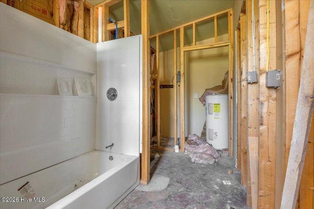 170 Loop Road, Burgaw, NC 28425