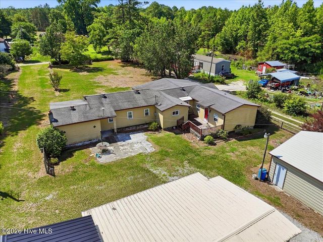 170 Loop Road, Burgaw, NC 28425