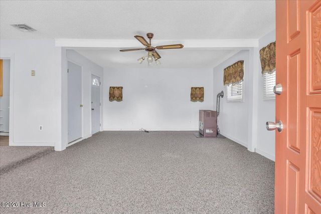 170 Loop Road, Burgaw, NC 28425
