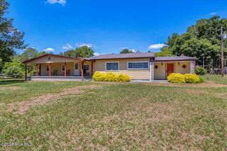 170 Loop Road, Burgaw, NC 28425