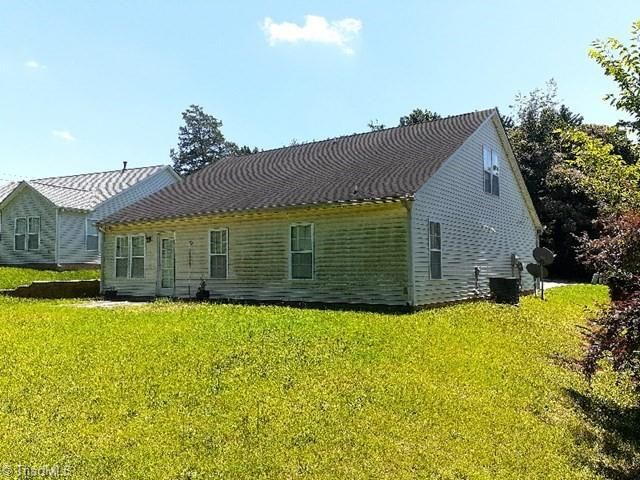 1615 Stoneshire Court, Winston-salem, NC 27127