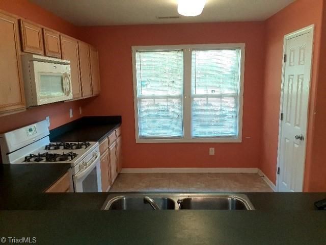 1615 Stoneshire Court, Winston-salem, NC 27127