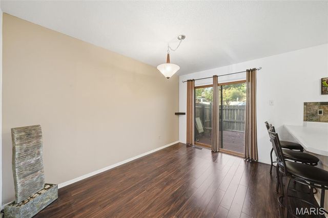 8776 Santa Bella Drive, Hazelwood, MO 63042