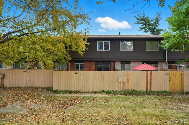 8776 Santa Bella Drive, Hazelwood, MO 63042