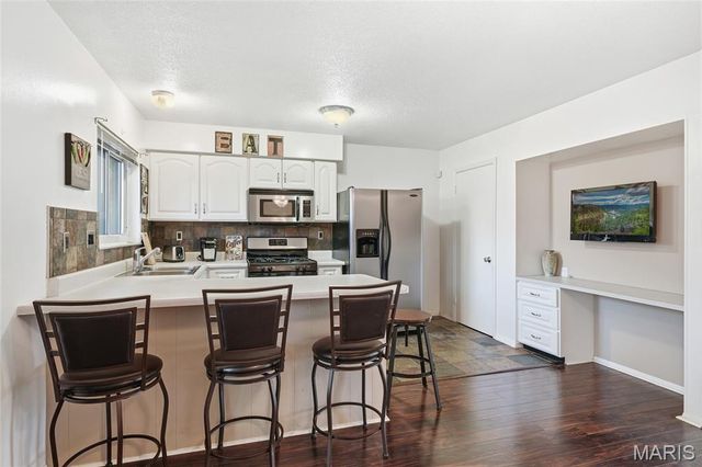 8776 Santa Bella Drive, Hazelwood, MO 63042