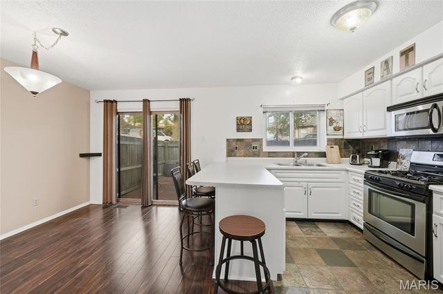 8776 Santa Bella Drive, Hazelwood, MO 63042