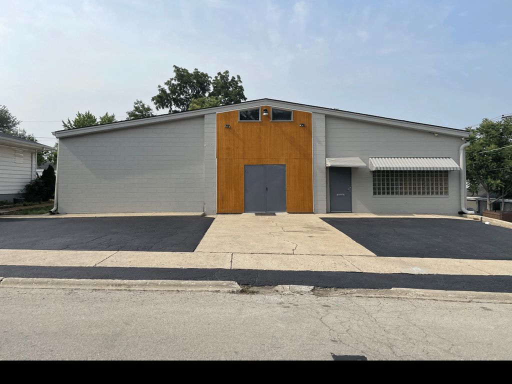 103 Elsie Avenue, Crest Hill, IL 60403
