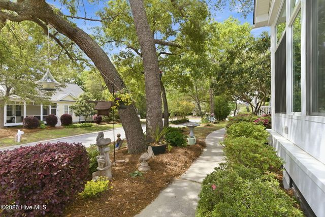 3696 Sable Palm Lane, Southport, NC 28461