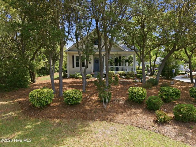 3696 Sable Palm Lane, Southport, NC 28461