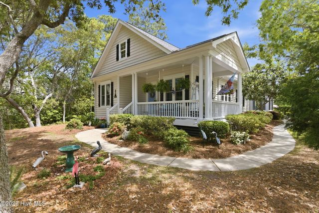 3696 Sable Palm Lane, Southport, NC 28461