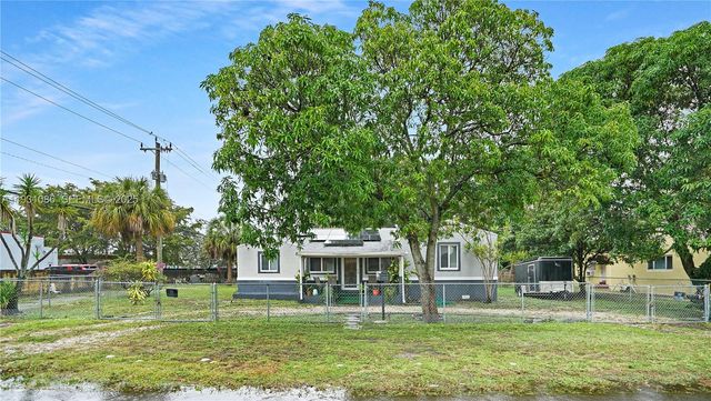 2615 NW 114th St, Miami, FL 33167