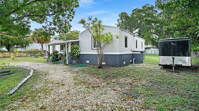 2615 NW 114th St, Miami, FL 33167