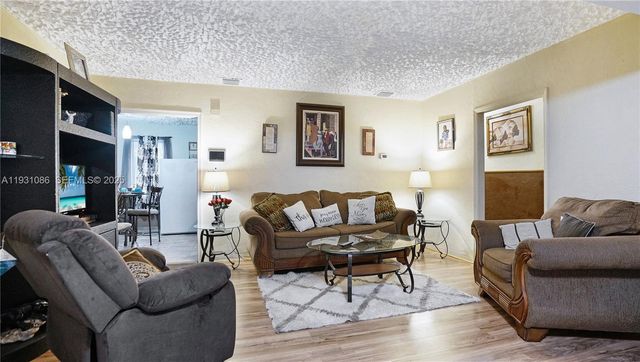 2615 NW 114th St, Miami, FL 33167