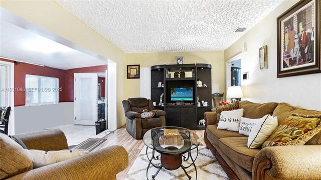 2615 NW 114th St, Miami, FL 33167