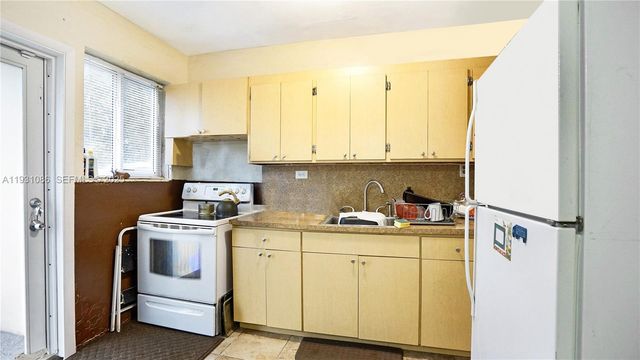 2615 NW 114th St, Miami, FL 33167