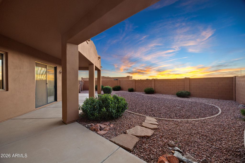17117 W Dale Lane, Surprise, AZ 85387 — photo 4
