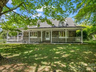 363 Etowah School Road 1, Hendersonville, NC 28739