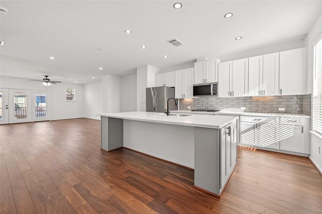 10949 Cannes Memorial Drive, Houston, TX 77043