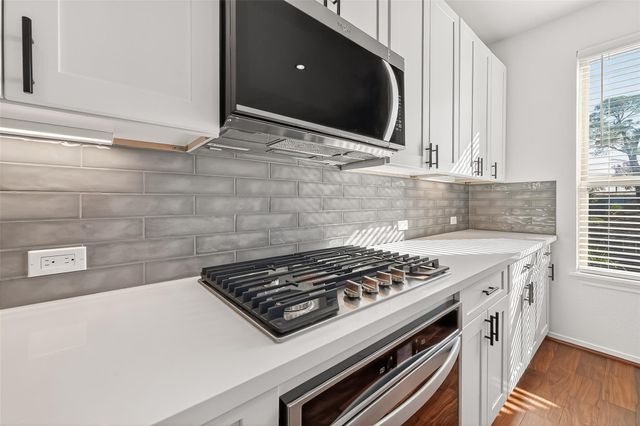 10949 Cannes Memorial Drive, Houston, TX 77043