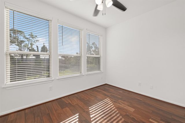 10949 Cannes Memorial Drive, Houston, TX 77043