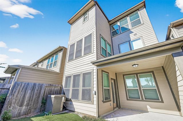 10949 Cannes Memorial Drive, Houston, TX 77043