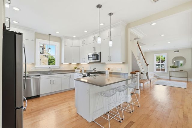 130 Mount Auburn St 130, Watertown, MA 02472