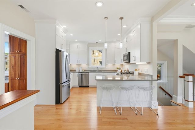 130 Mount Auburn St 130, Watertown, MA 02472
