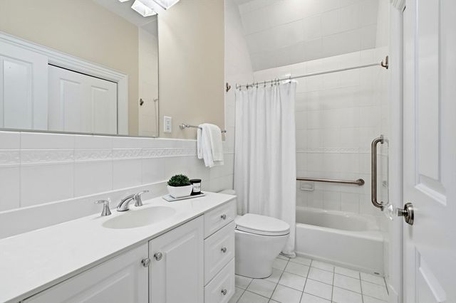 130 Mount Auburn St 130, Watertown, MA 02472