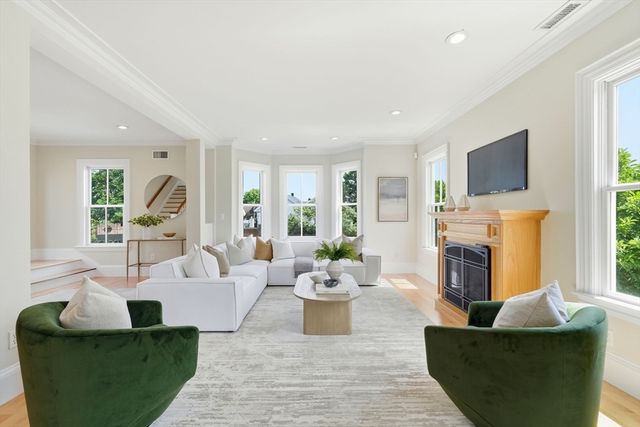 130 Mount Auburn St 130, Watertown, MA 02472