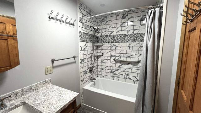 929 Packer Road, Mount Holly, VT 05758