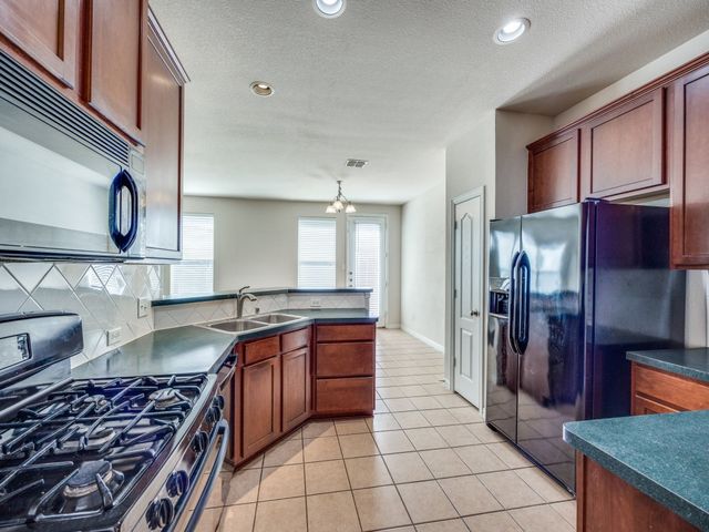 628 Gray Stone Lane, Richardson, TX 75081