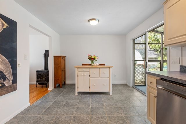 72 W Tupelo Dr, Harwich, MA 02645