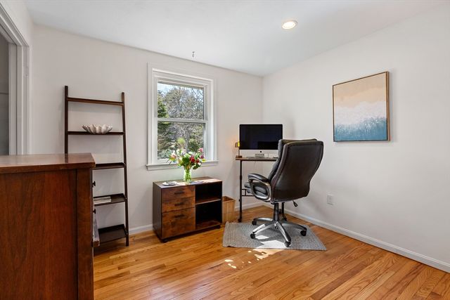 72 W Tupelo Dr, Harwich, MA 02645