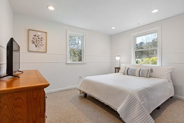 72 W Tupelo Dr, Harwich, MA 02645