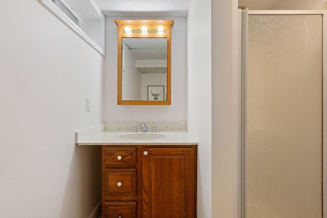 72 W Tupelo Dr, Harwich, MA 02645