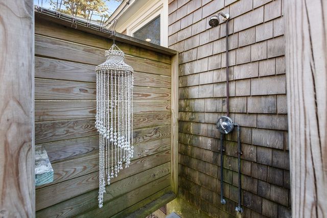 72 W Tupelo Dr, Harwich, MA 02645