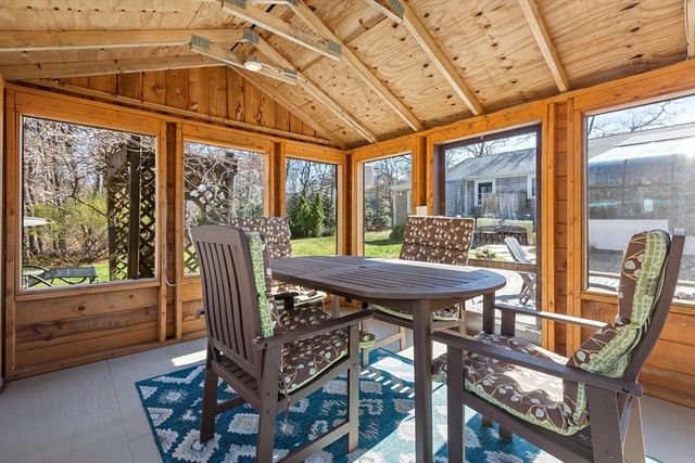 72 W Tupelo Dr, Harwich, MA 02645