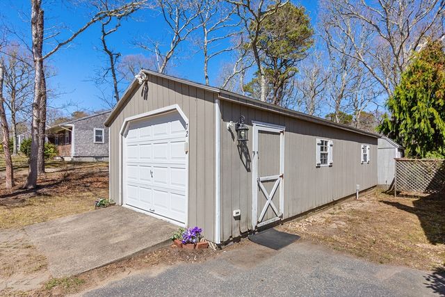 72 W Tupelo Dr, Harwich, MA 02645