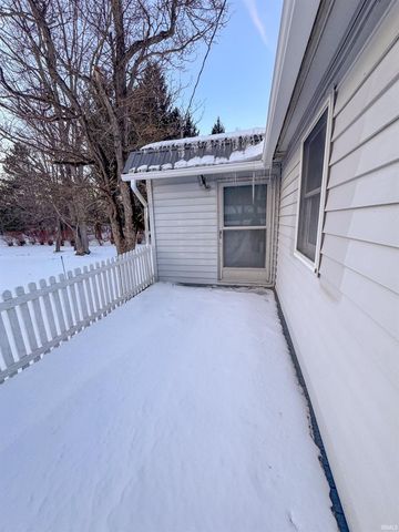 3035 N 1200 E Road, Plymouth, IN 46563