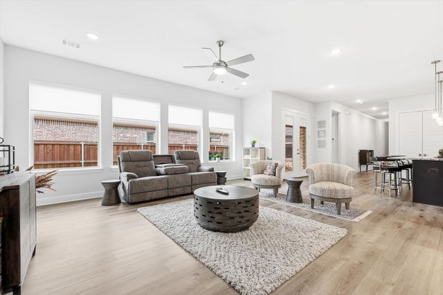 4817 Beaver Creek Drive, Arlington, TX 76005